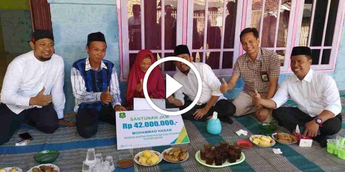 Realisasikan Tagline “Bismillah Melayani” Bupati Sumenep Serahkan Klaim BPJS Ketenagakerjaan