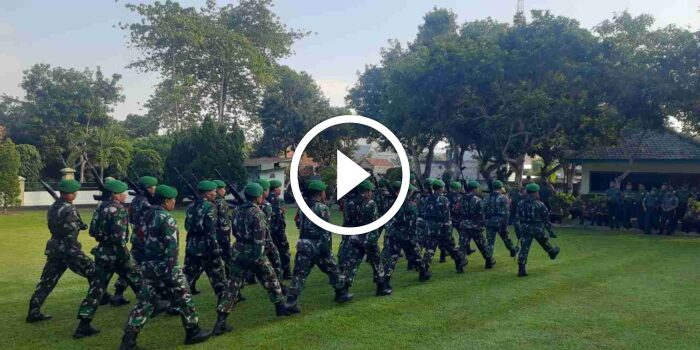 Prajurit Kodim 0826 Pamekasan Laksanakan Latihan PBB Usai&nbsp;Upacara