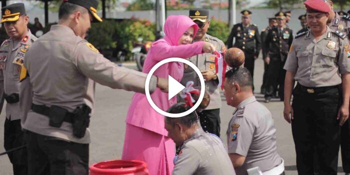 Momentum Hari Bhayangkara ke-78, Puluhan Personel Polres Sumenep Naik Pangkat