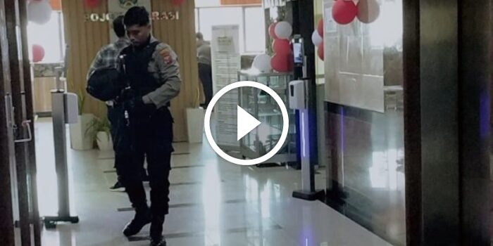 Breaking News: KPK Geledah Ruangan di Gedung Lantai 5 Pemprov Jatim