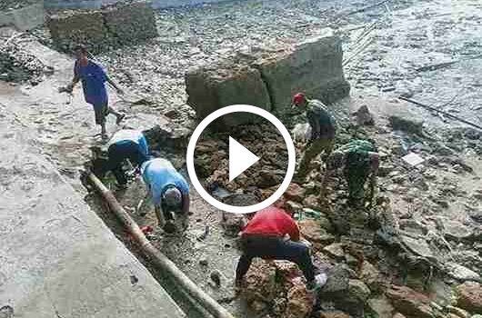 Koramil 0826-05 Larangan Bersih-bersih Sampah di Pantai Talang Siring