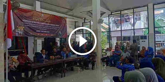 Warga Desa Roomo Protes Bantuan Beras CSR PT Smelting, Camat Manyar: Inspektorat Akan Lakukan&nbsp;Pemeriksaan