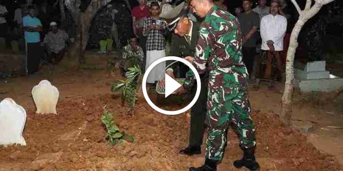 Anggota Meninggal, Kasdim 0826 Pamekasan Pimpin Upacara Pemakaman Secara Militer