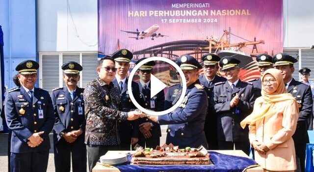 Hadiri Upacara Harhubnas ke-53, Pj Gubernur Jatim: Bus Trans Jatim Koridor V Surabaya-Bangkalan Diluncurkan Akhir Bulan September&nbsp;2024